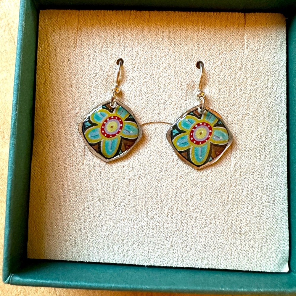 Silver earrings from the dandelion Jewerly boutique.